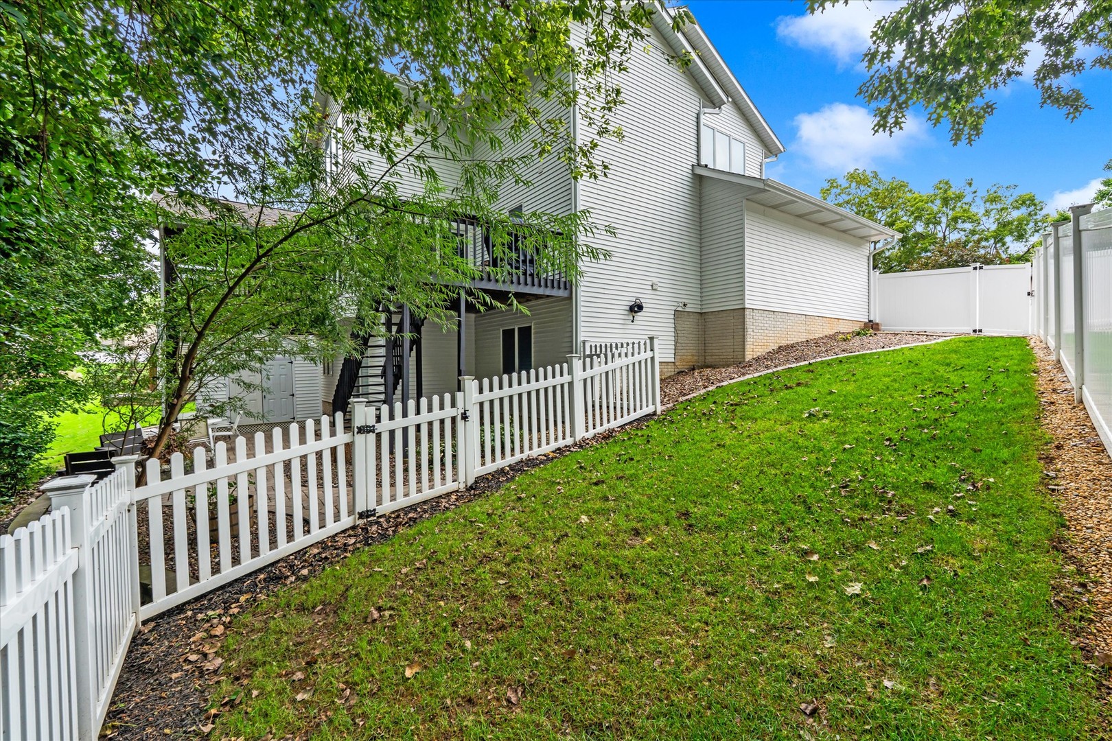 611 E 6th Street Property Photo 56