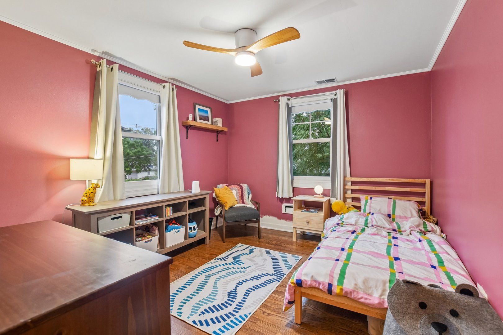 606 S Dryden Place Property Photo 10