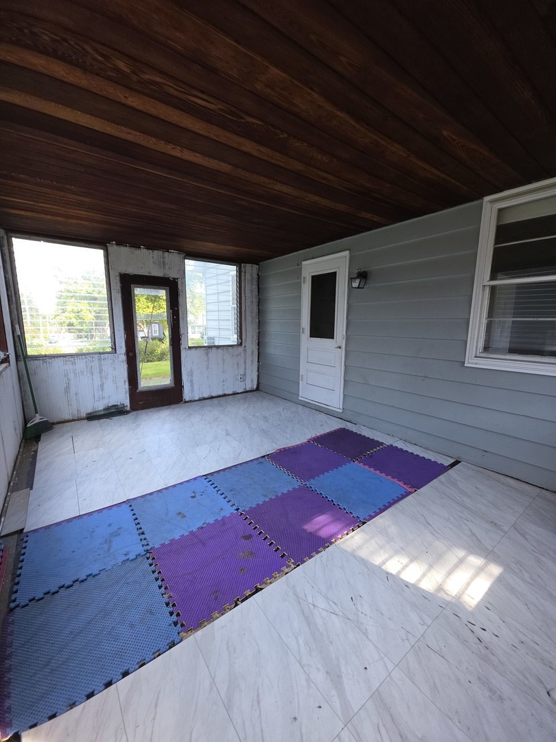 1207 W Main Street Property Photo 2