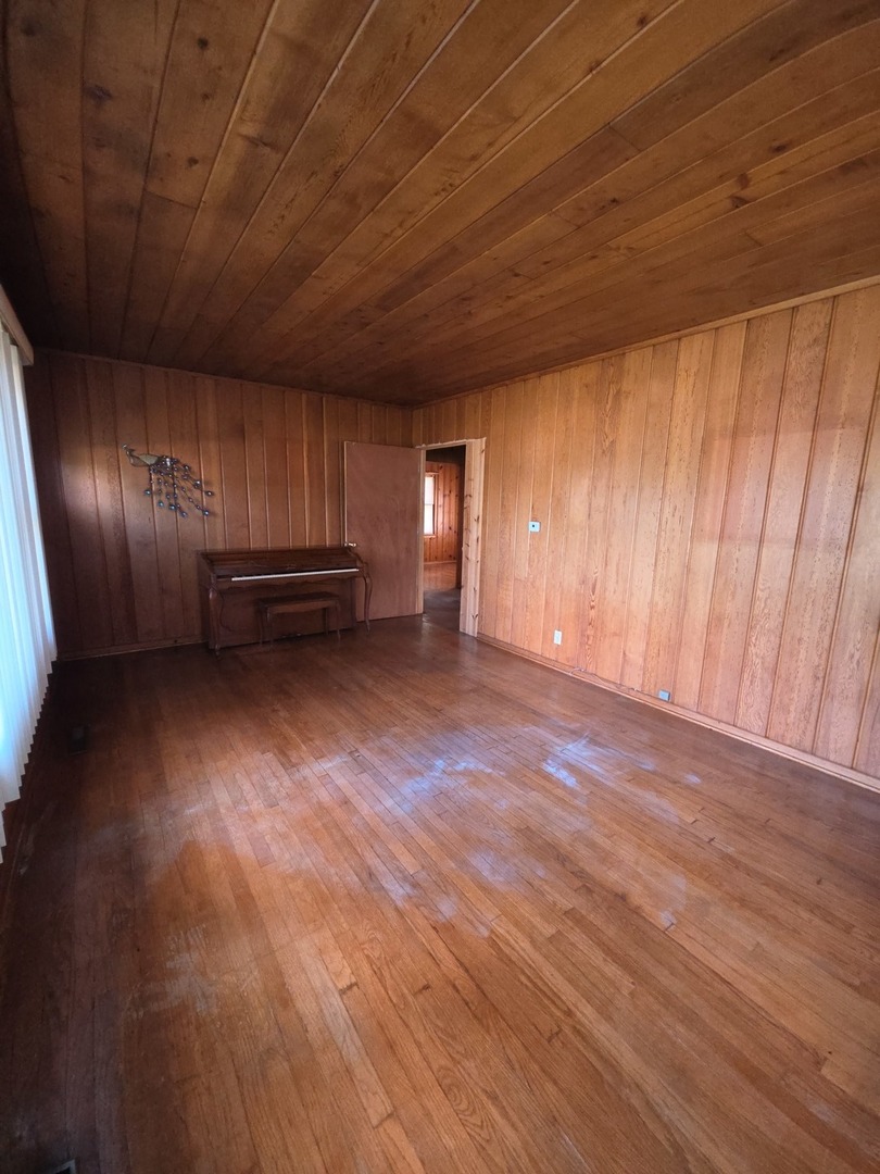 1207 W Main Street Property Photo 6