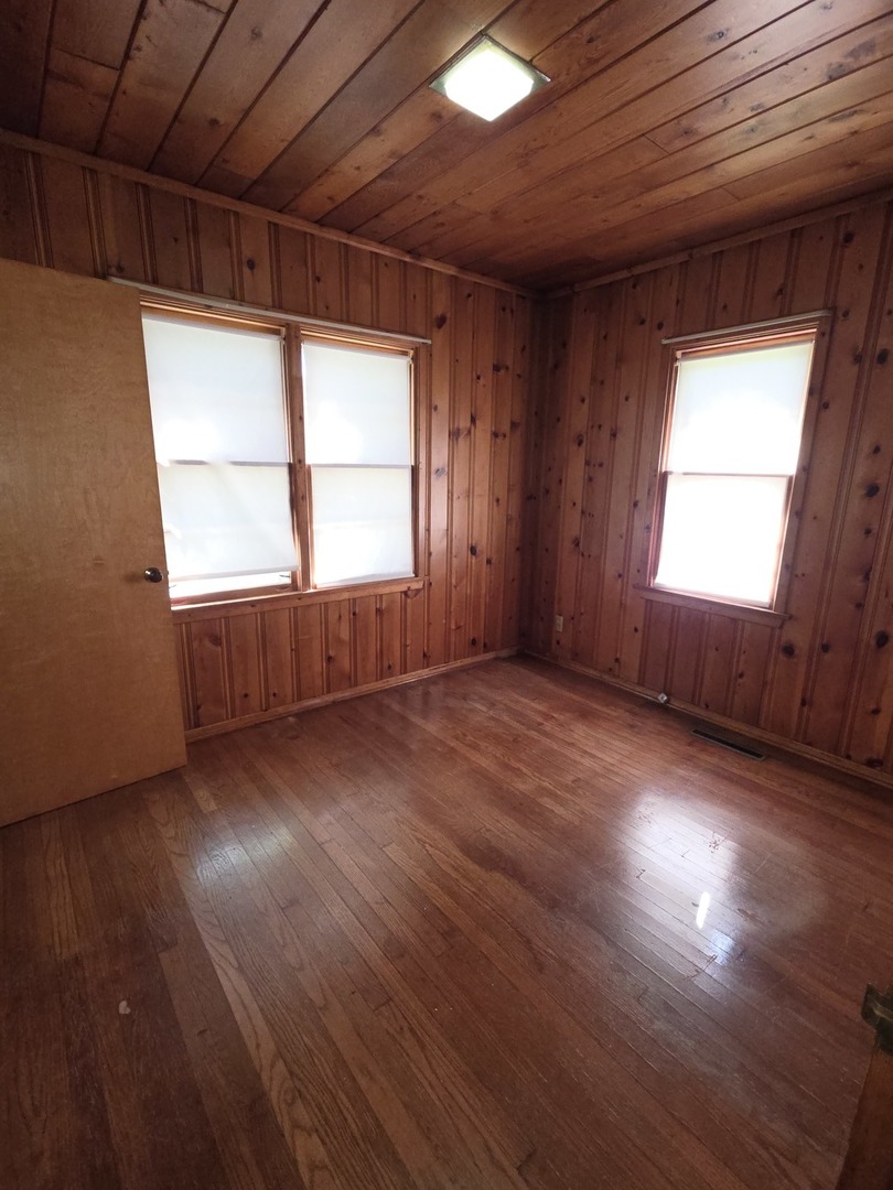 1207 W Main Street Property Photo 9