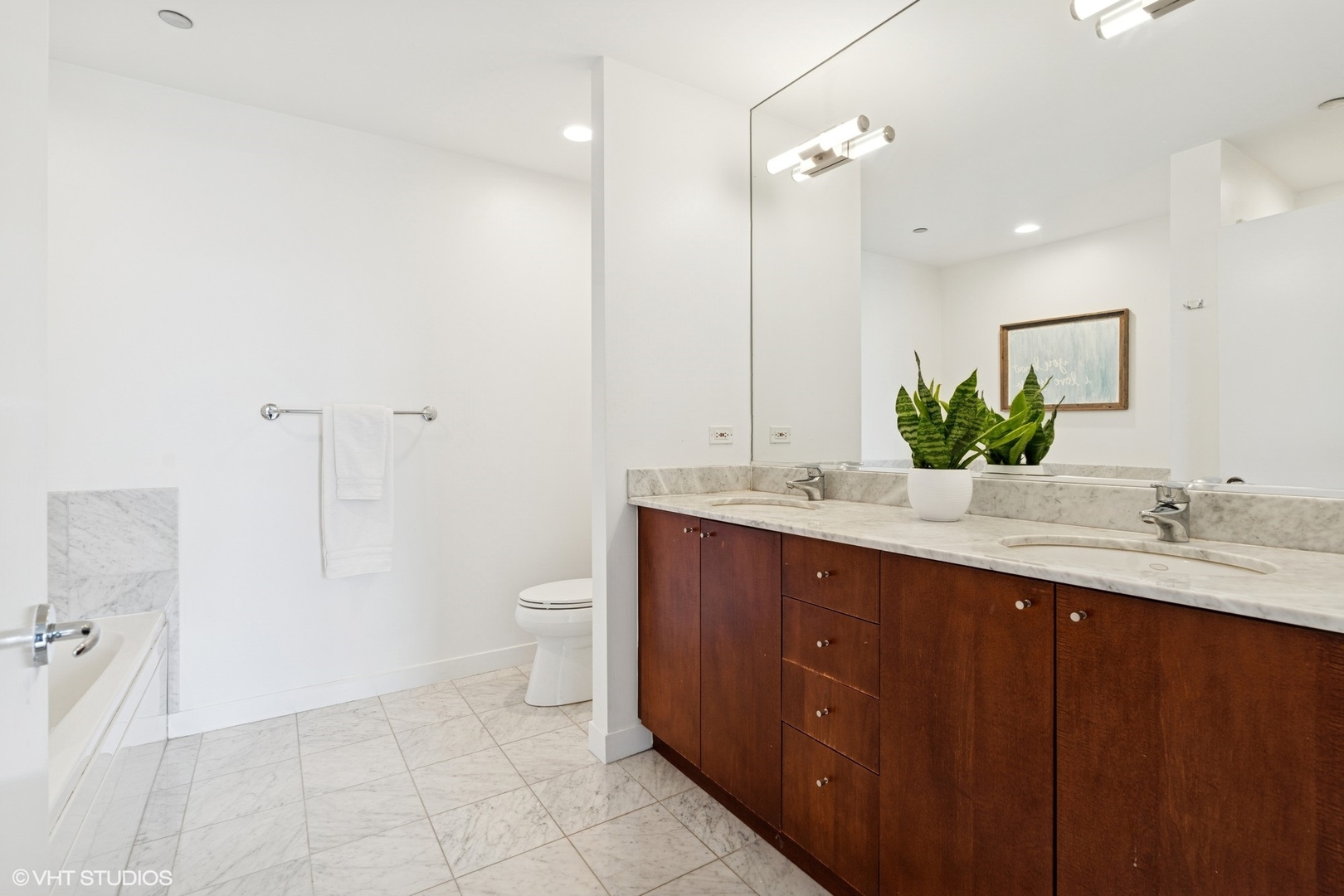 737 W Washington Boulevard 3306 Property Photo 9