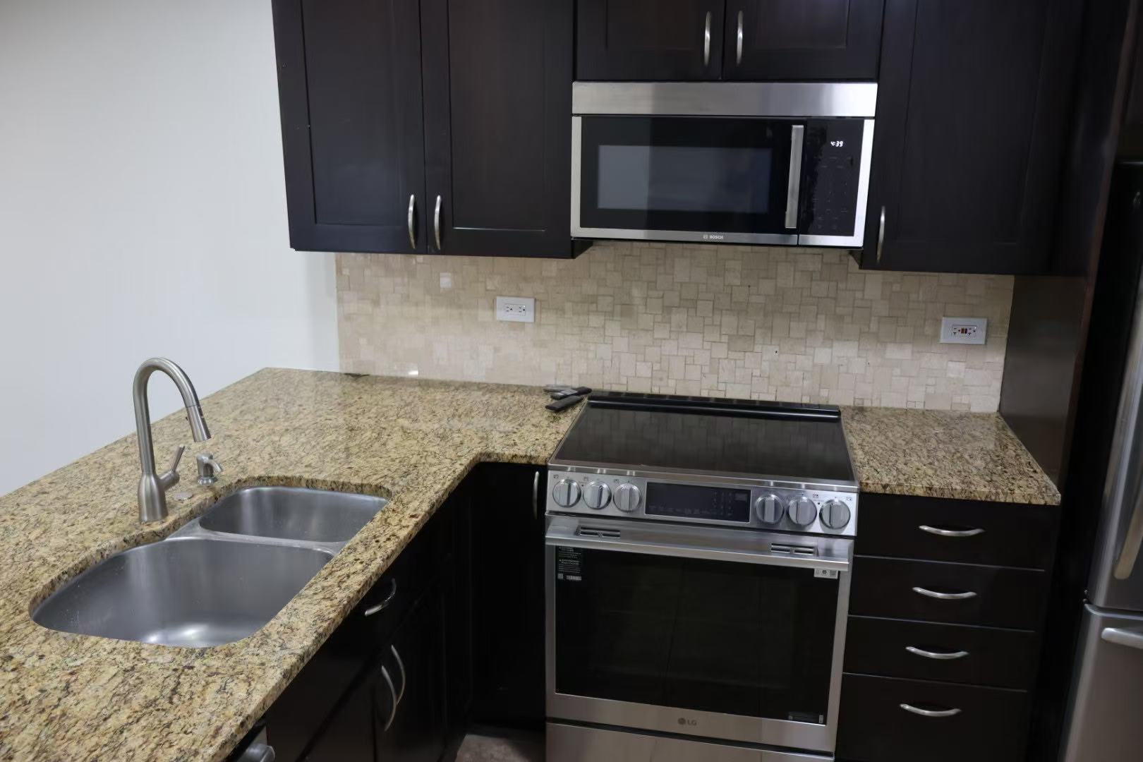 716 Prescott Drive 302 Property Photo 9