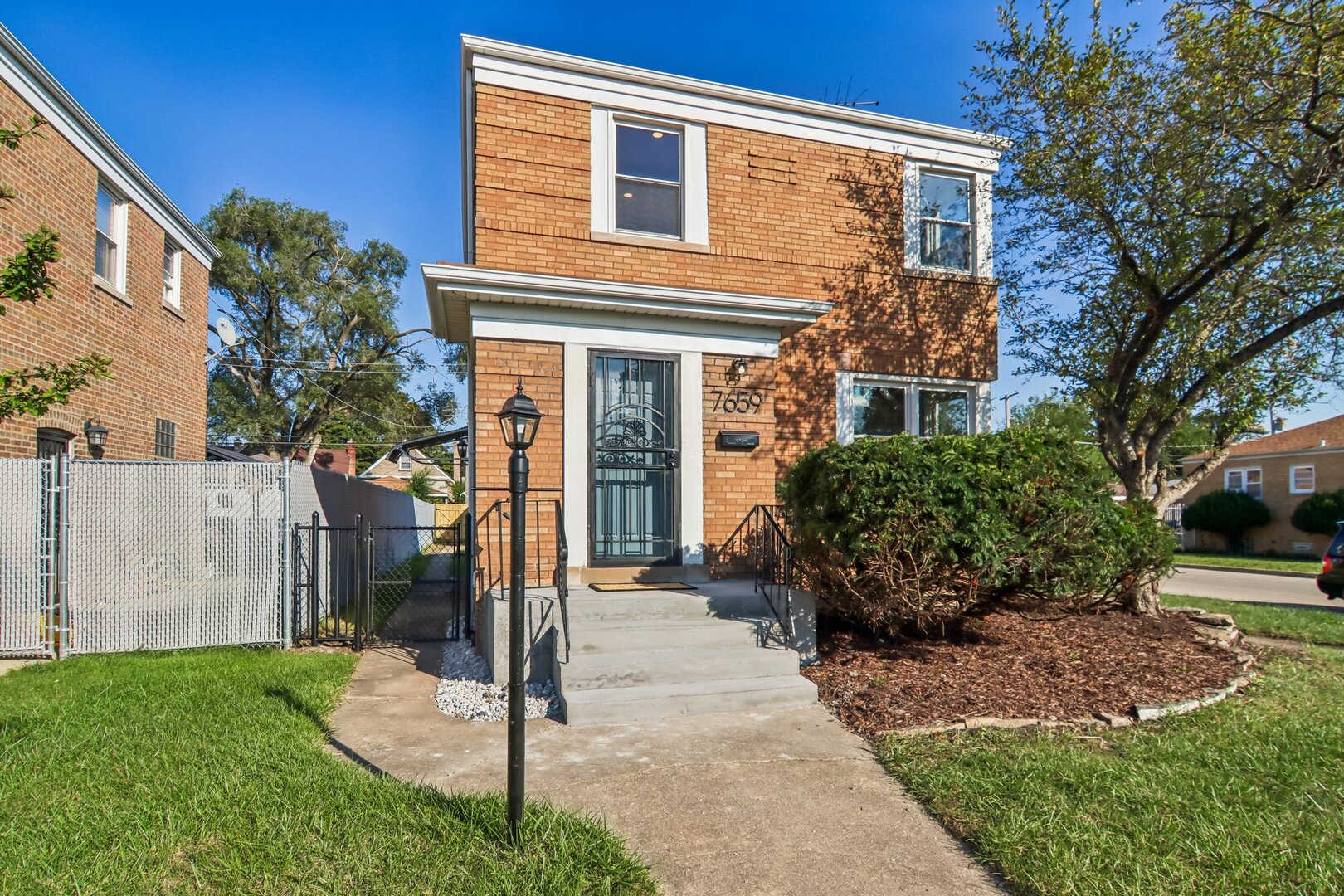 7659 S Hoyne Avenue Property Photo 1