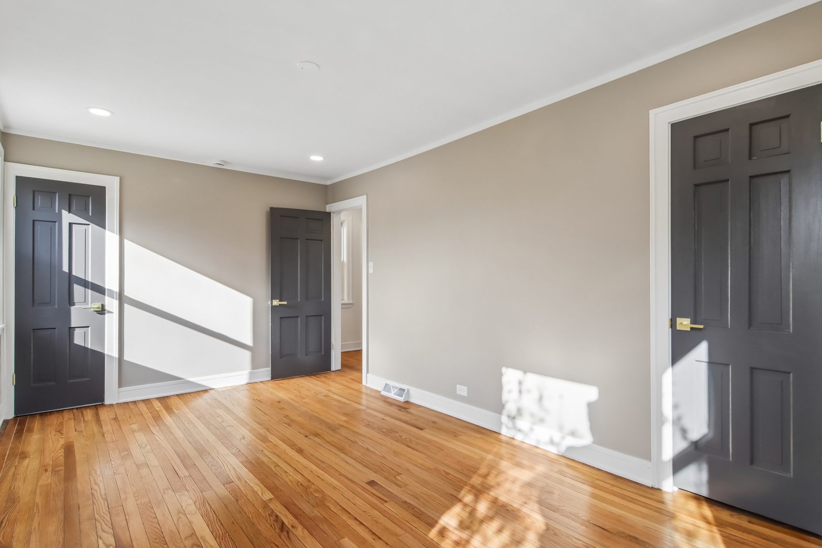 7659 S Hoyne Avenue Property Photo 18