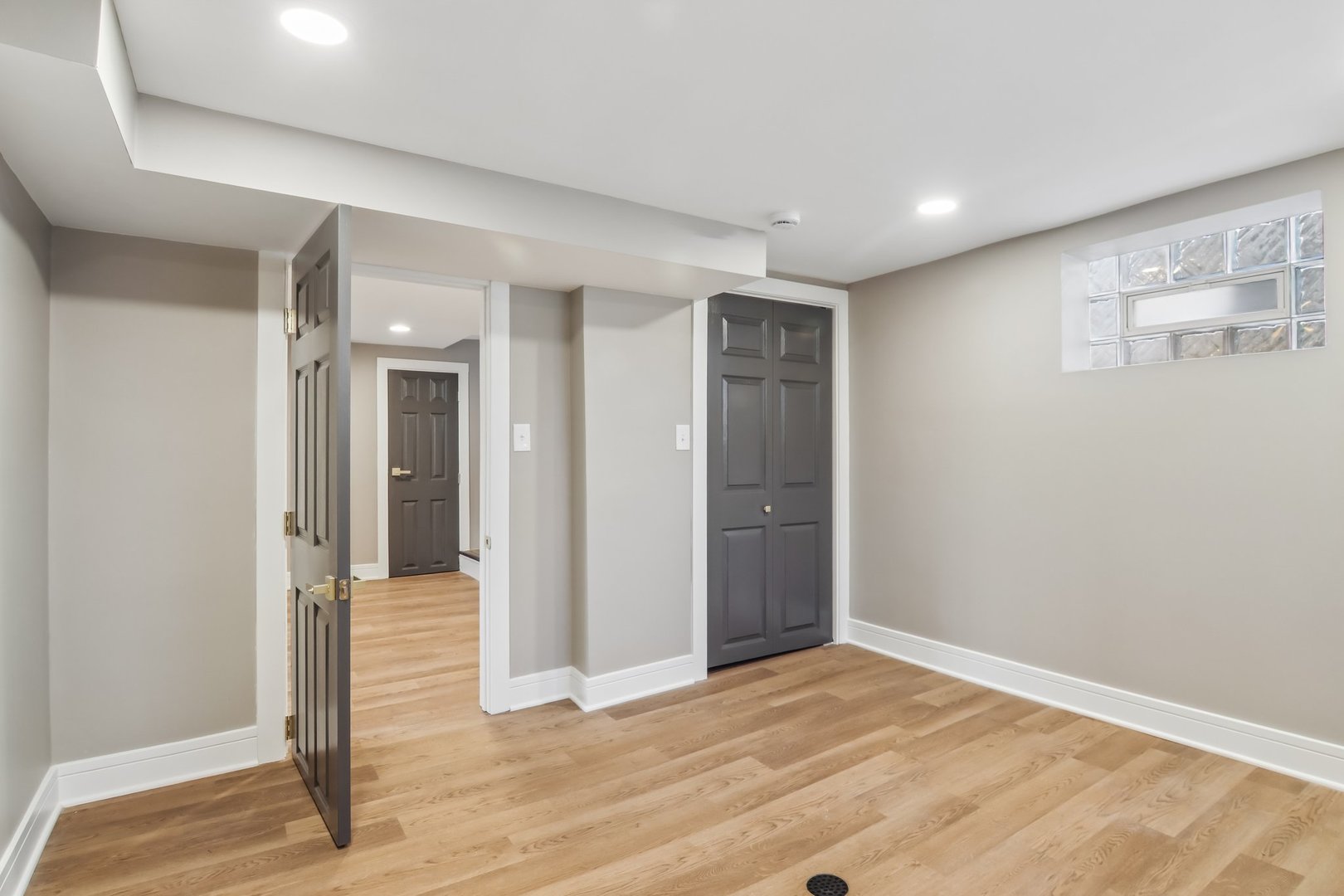 7659 S Hoyne Avenue Property Photo 25
