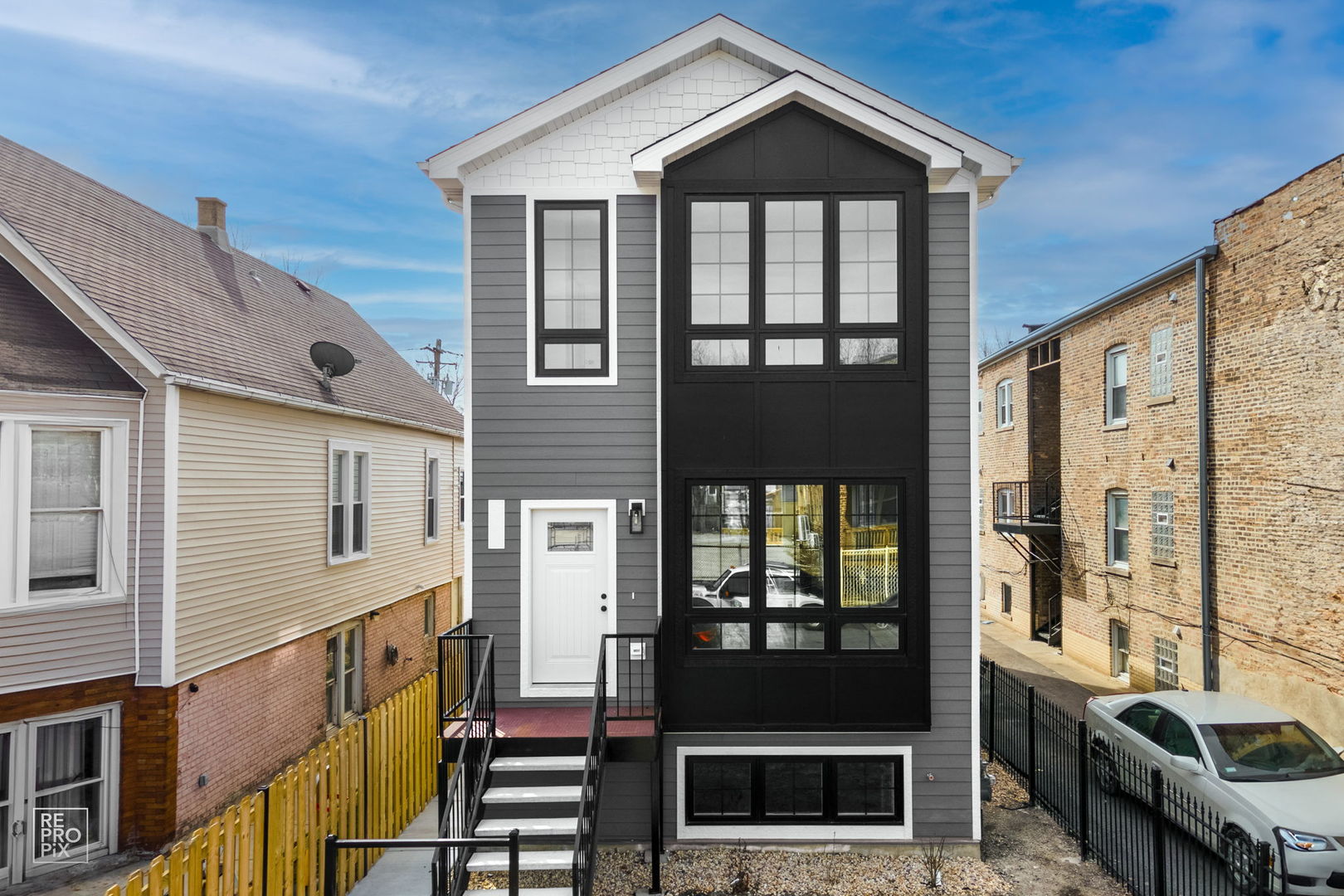 4241 W Walton Street Property Photo 1