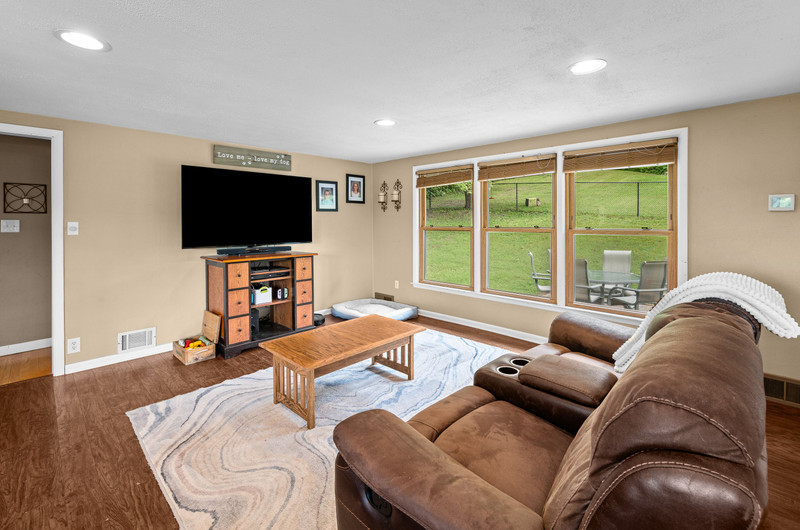 1210 N High Street Property Photo 8