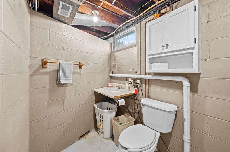 1210 N High Street Property Photo 25