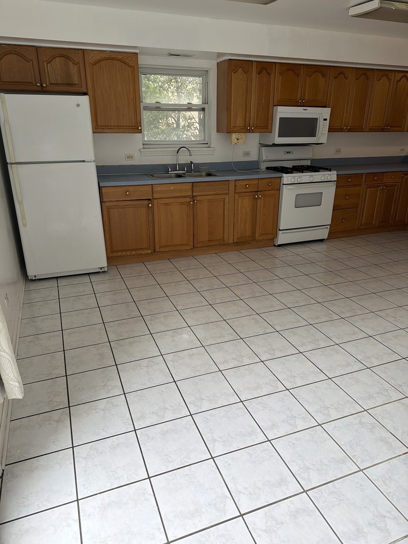 4100 W Cermak Road 1 Property Photo 11