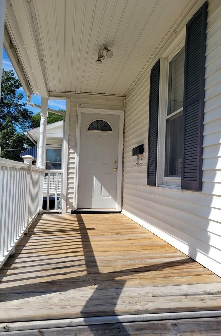 1734 Davie Street Property Photo 4