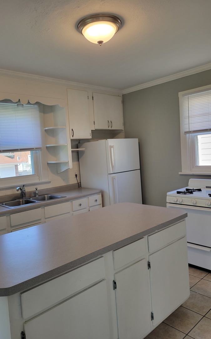 1734 Davie Street Property Photo 8