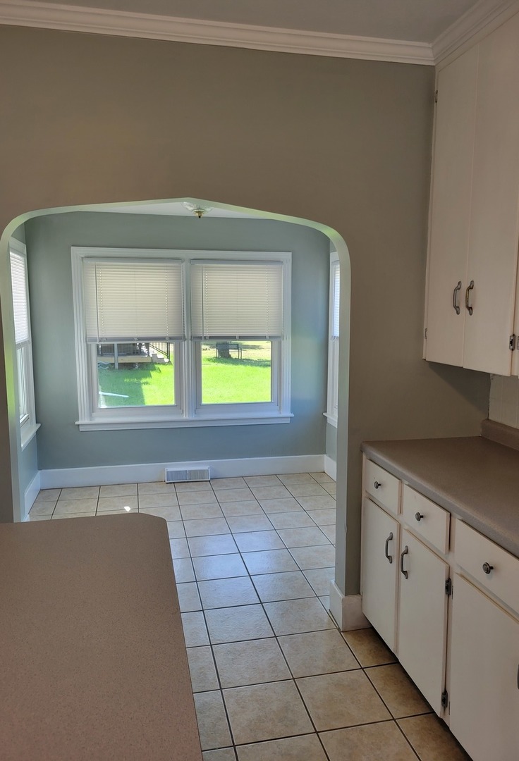1734 Davie Street Property Photo 9