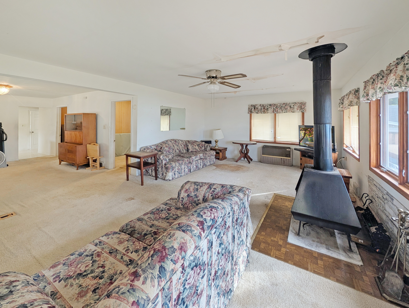 58 N Lake Avenue Property Photo 7