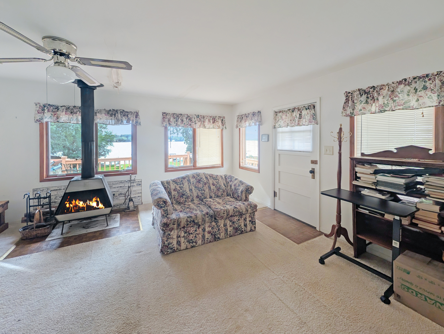 58 N Lake Avenue Property Photo 8