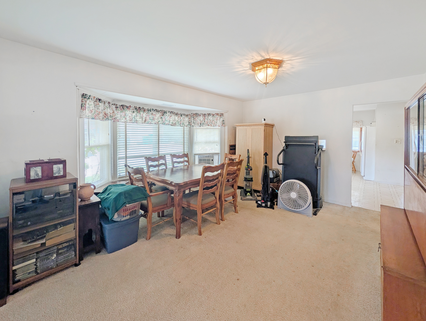 58 N Lake Avenue Property Photo 9