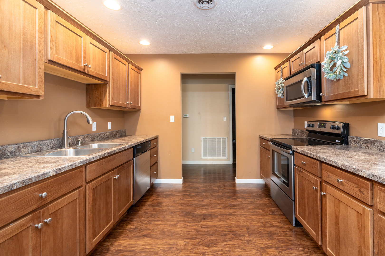 1505 Dew Drop Drive Property Photo 11