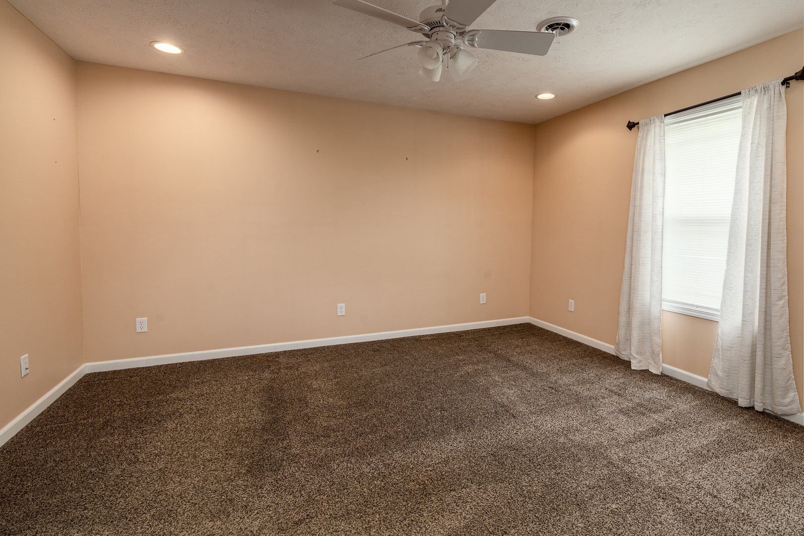 1505 Dew Drop Drive Property Photo 14