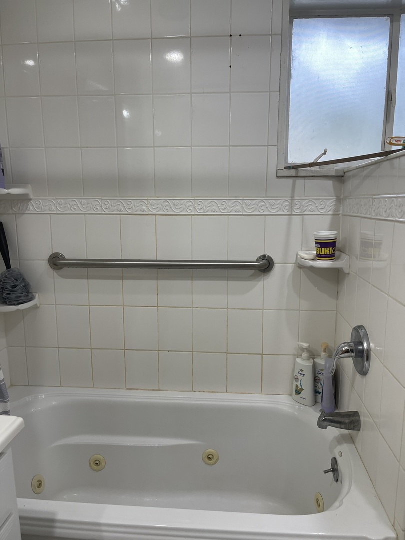 6036 N Winchester Avenue A Property Photo 6