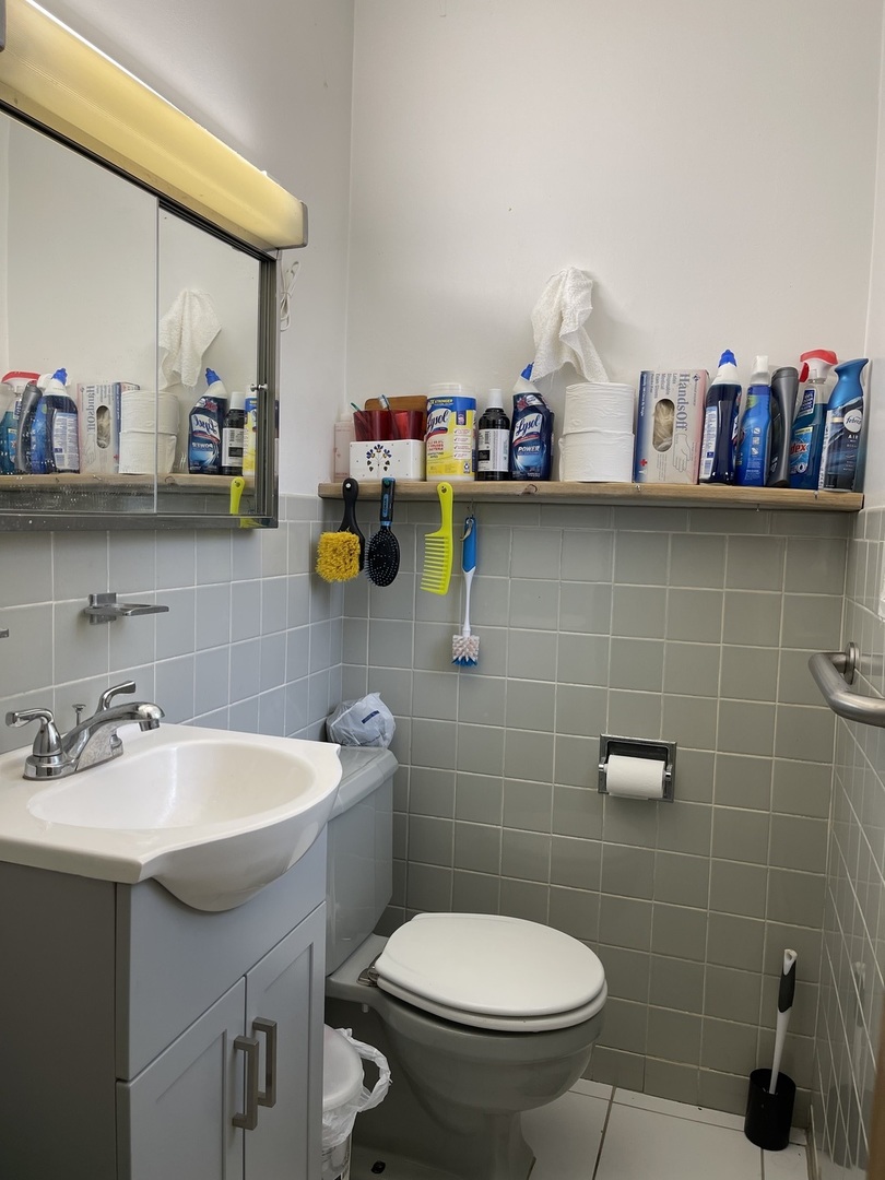 6036 N Winchester Avenue A Property Photo 7