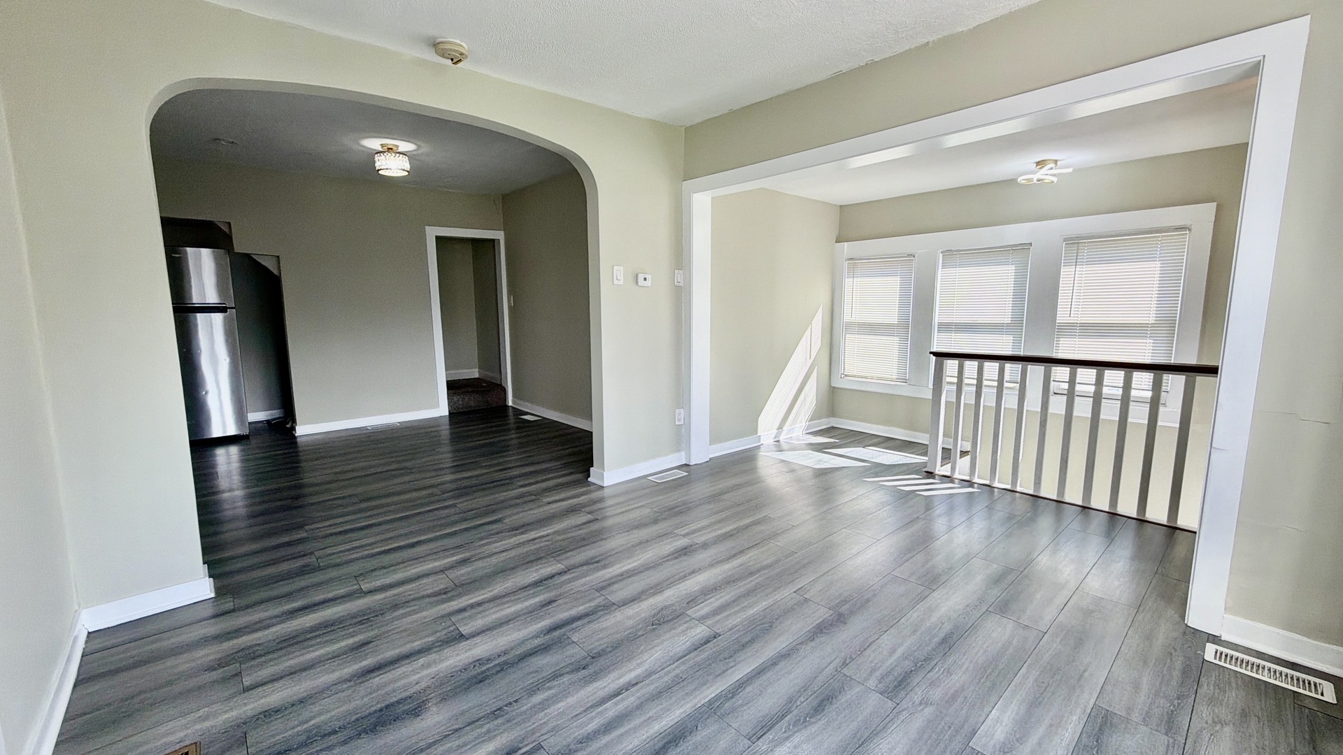 2329 N Mcvicker Avenue Property Photo 7