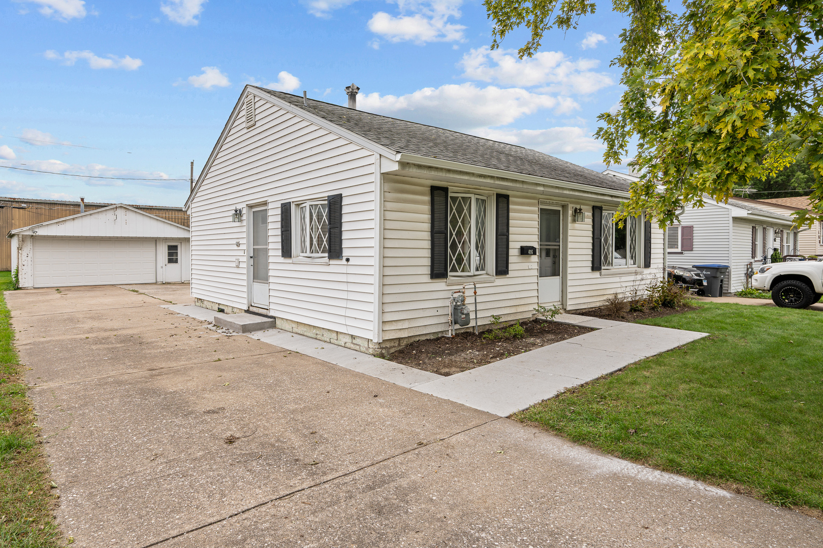 416 4th Street Property Photo 2