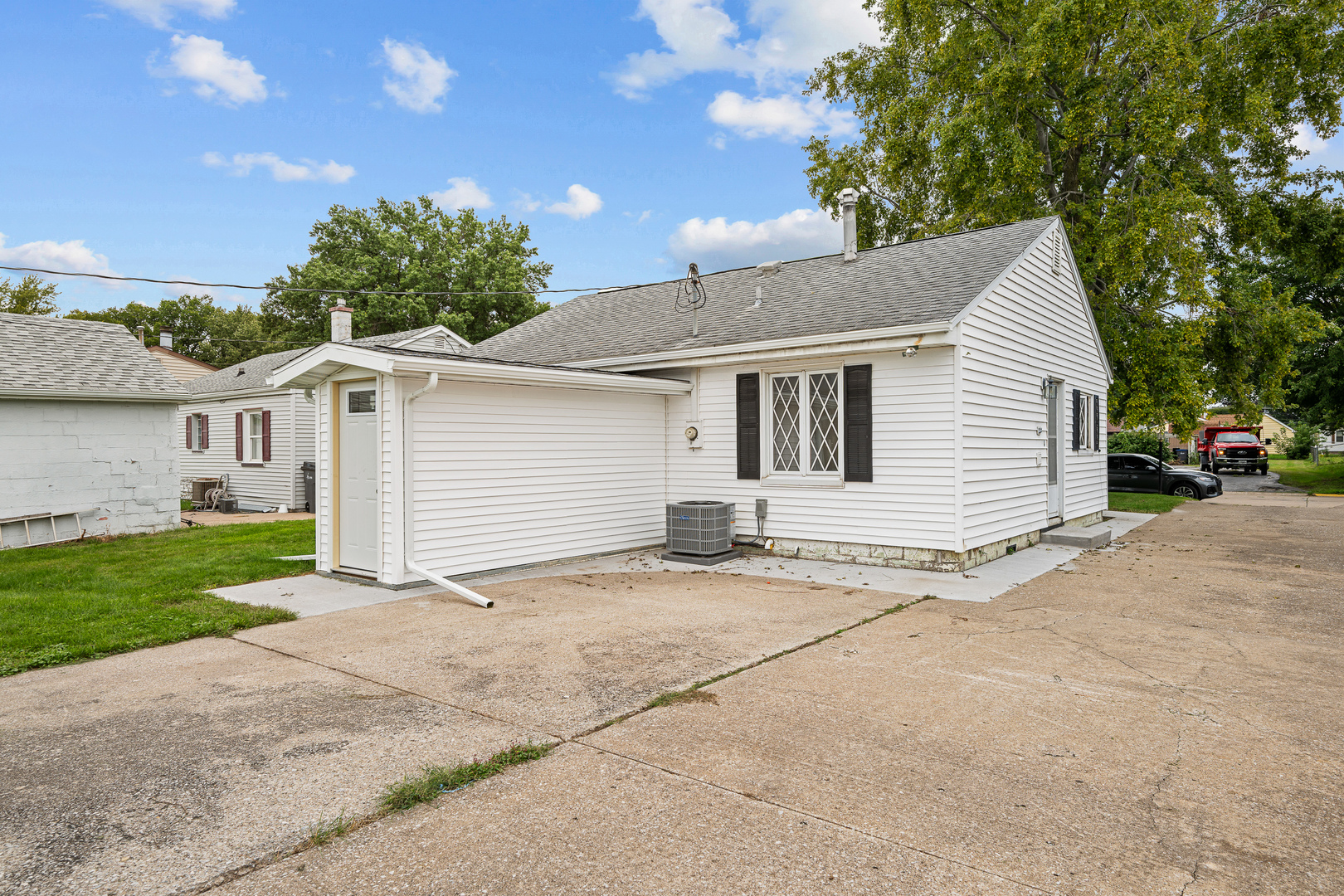 416 4th Street Property Photo 4