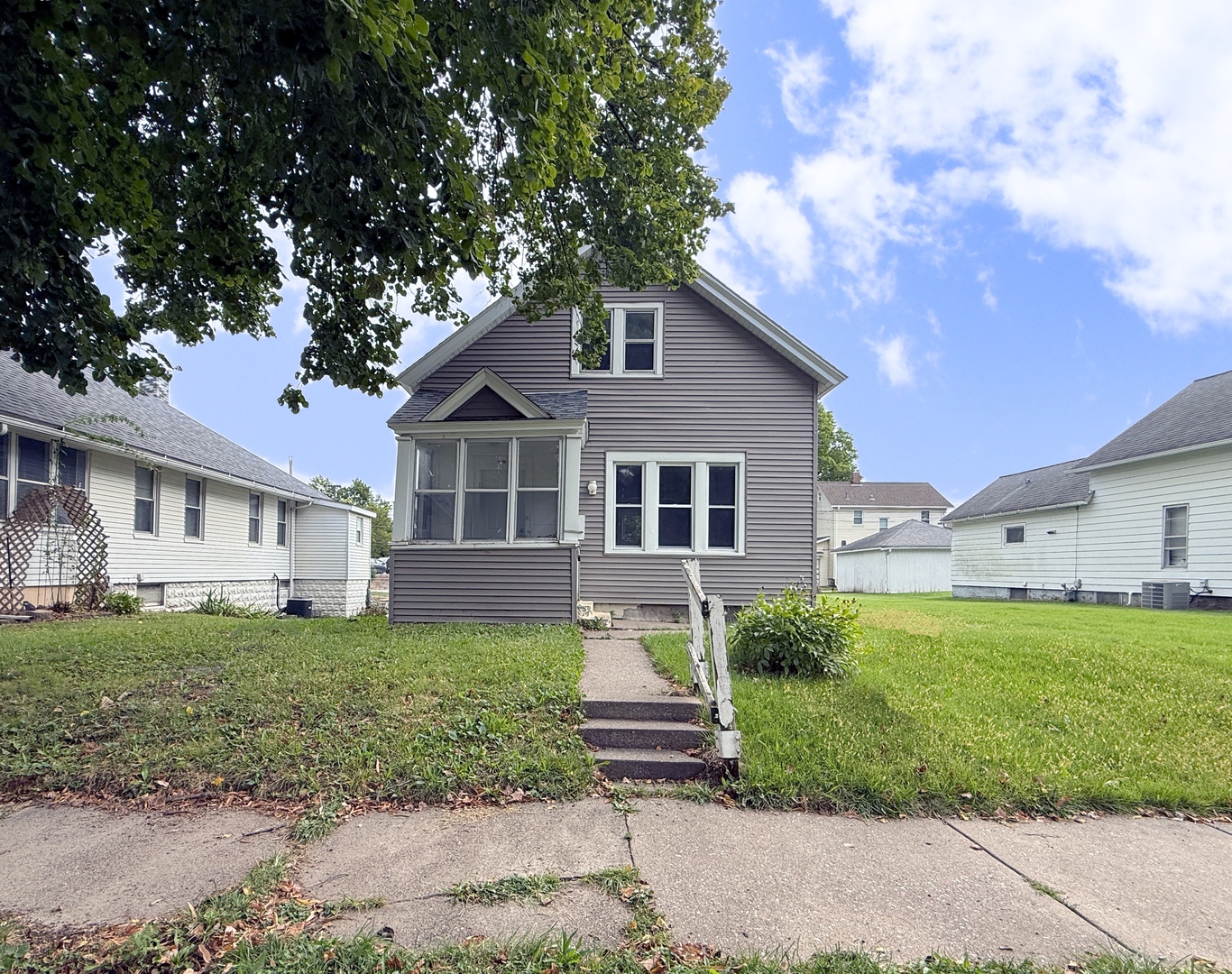 1125 37th Street Property Photo 1