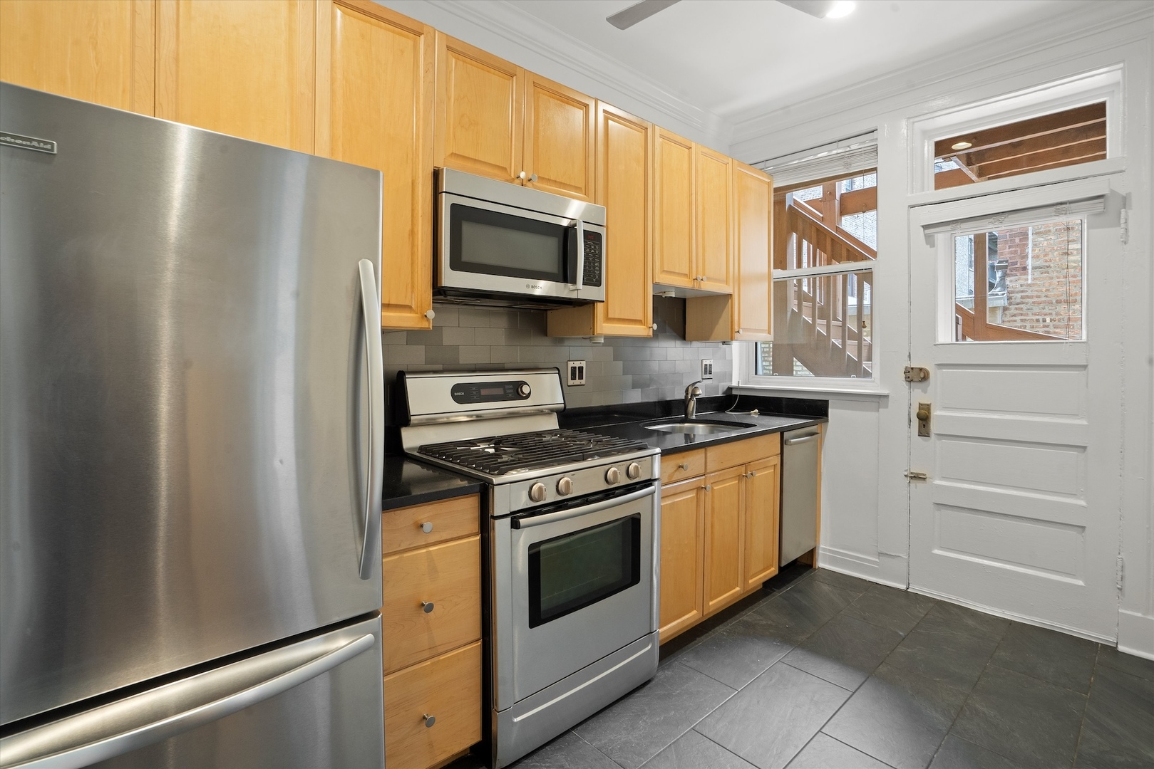 733 W Bittersweet Place 1e Property Photo 6