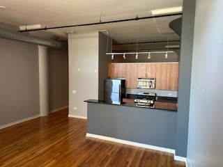 1224 W Van Buren Street 511 Property Photo 6