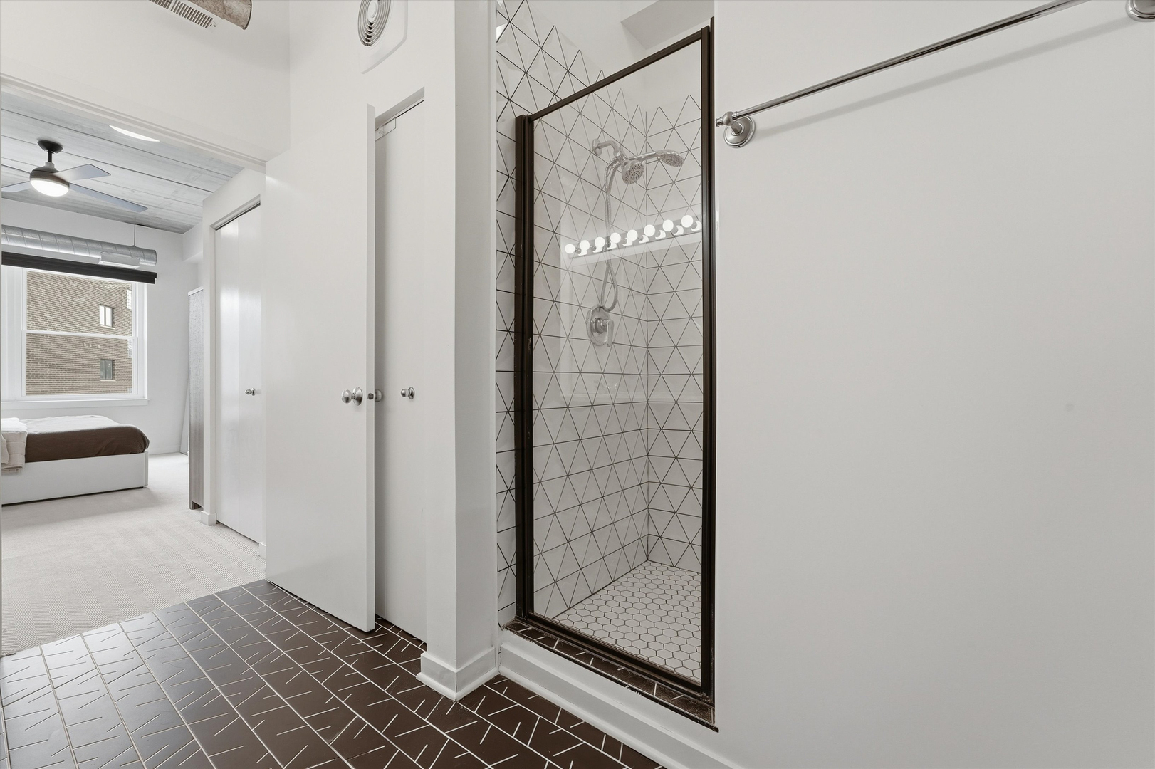 3260 N Clark Street 304 Property Photo 19