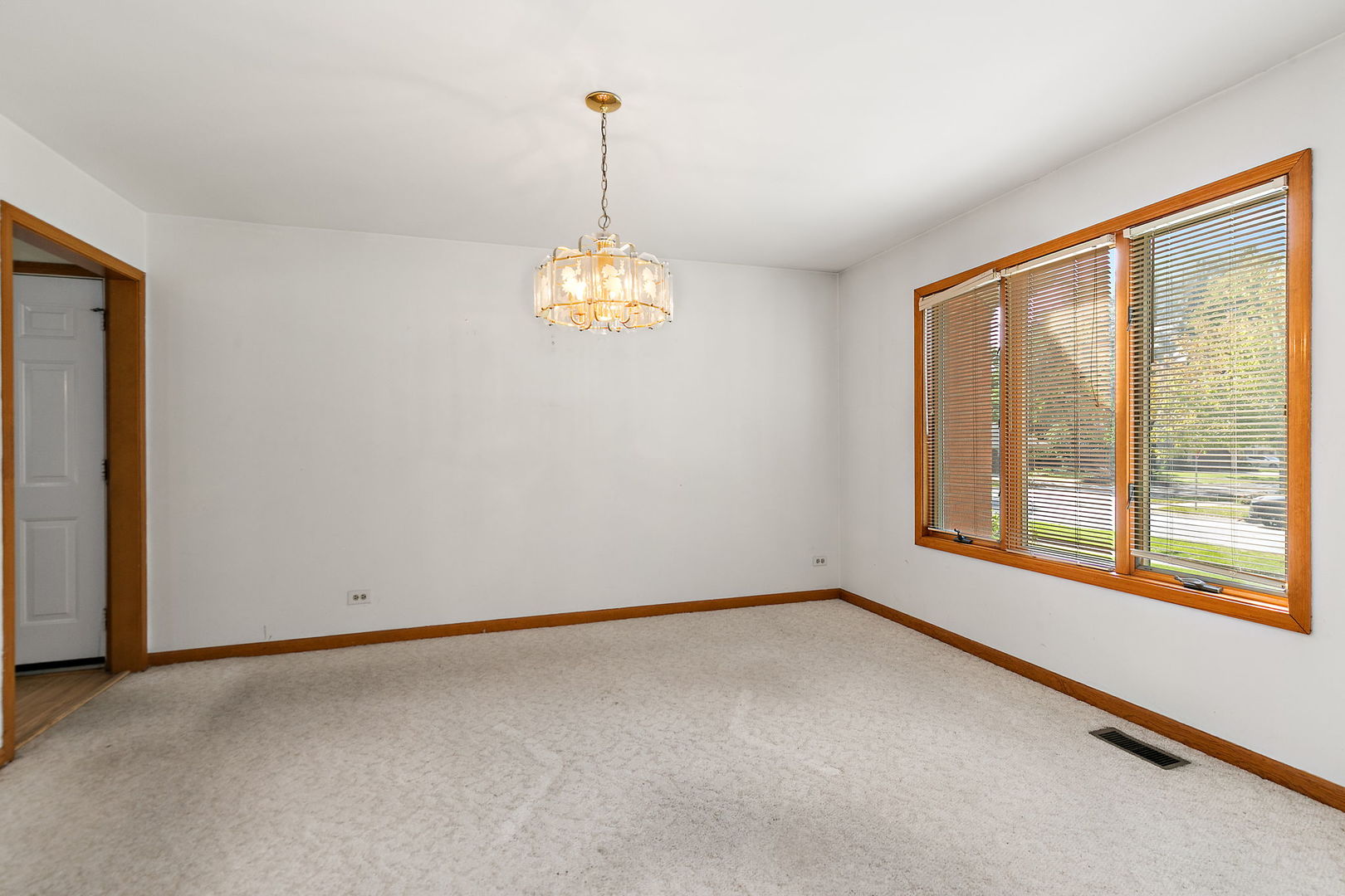 1600 Brentford Drive Property Photo 10