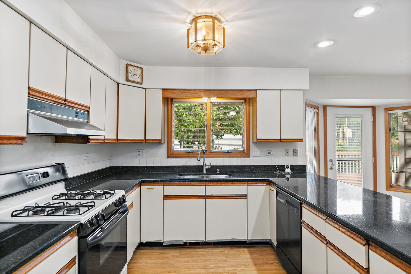1600 Brentford Drive Property Photo 24