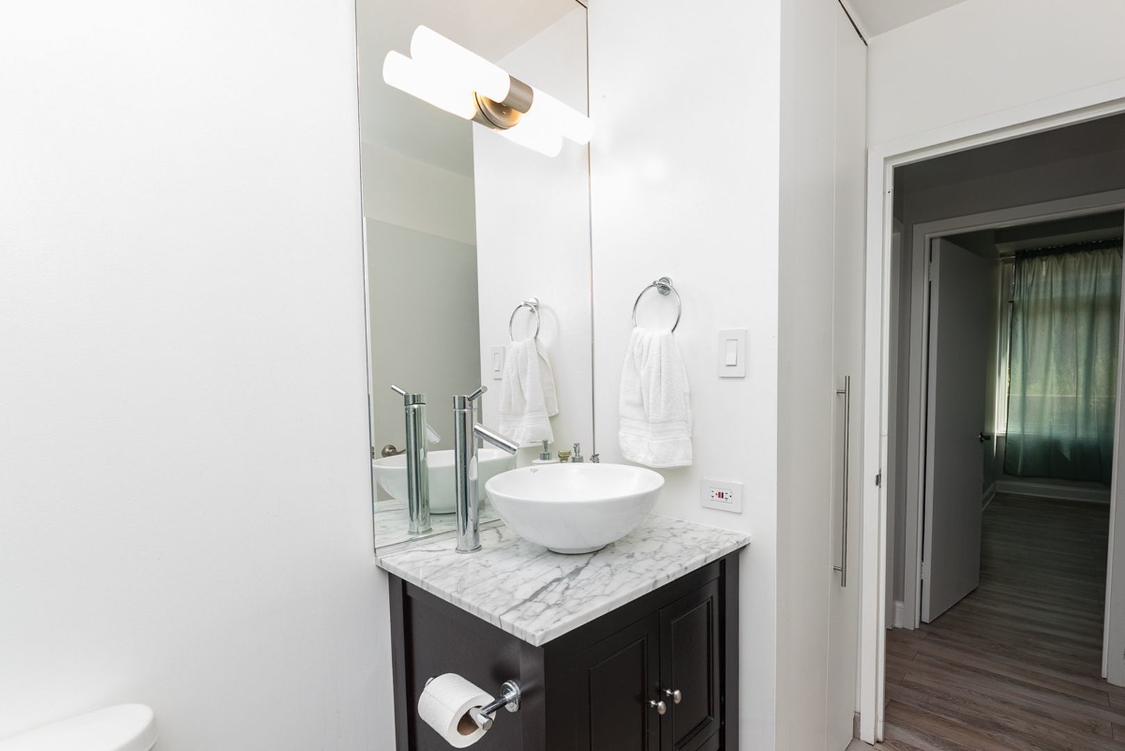 211 E Ohio Street 618 Property Photo 14