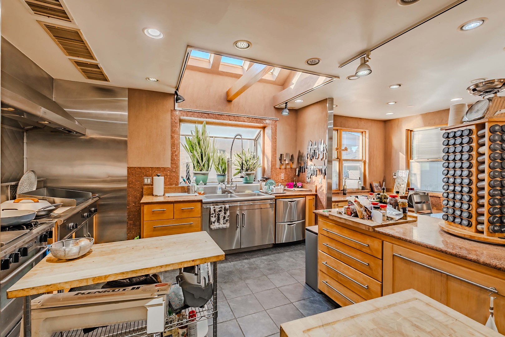 2426 Oak Park Avenue Property Photo 10