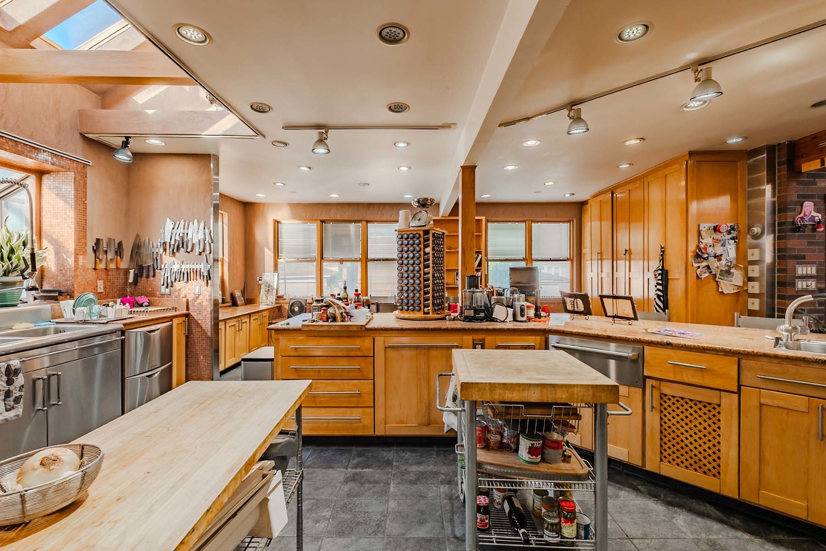 2426 Oak Park Avenue Property Photo 11