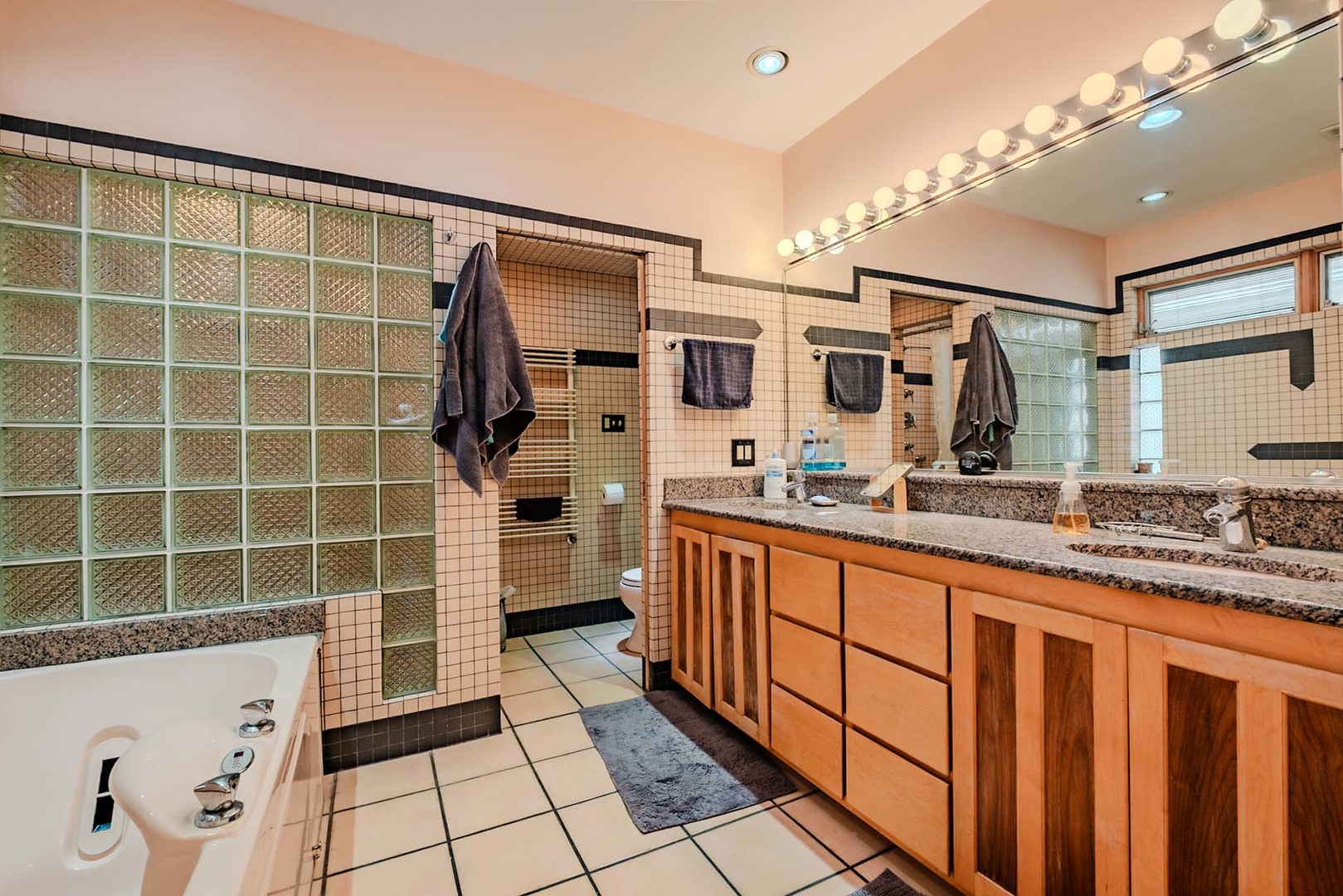 2426 Oak Park Avenue Property Photo 18