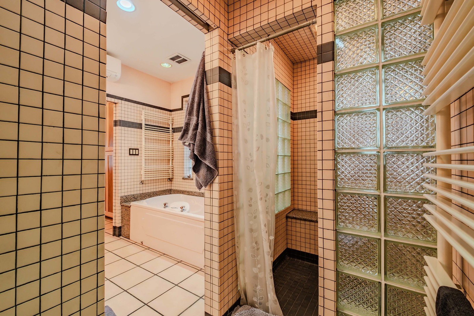 2426 Oak Park Avenue Property Photo 20