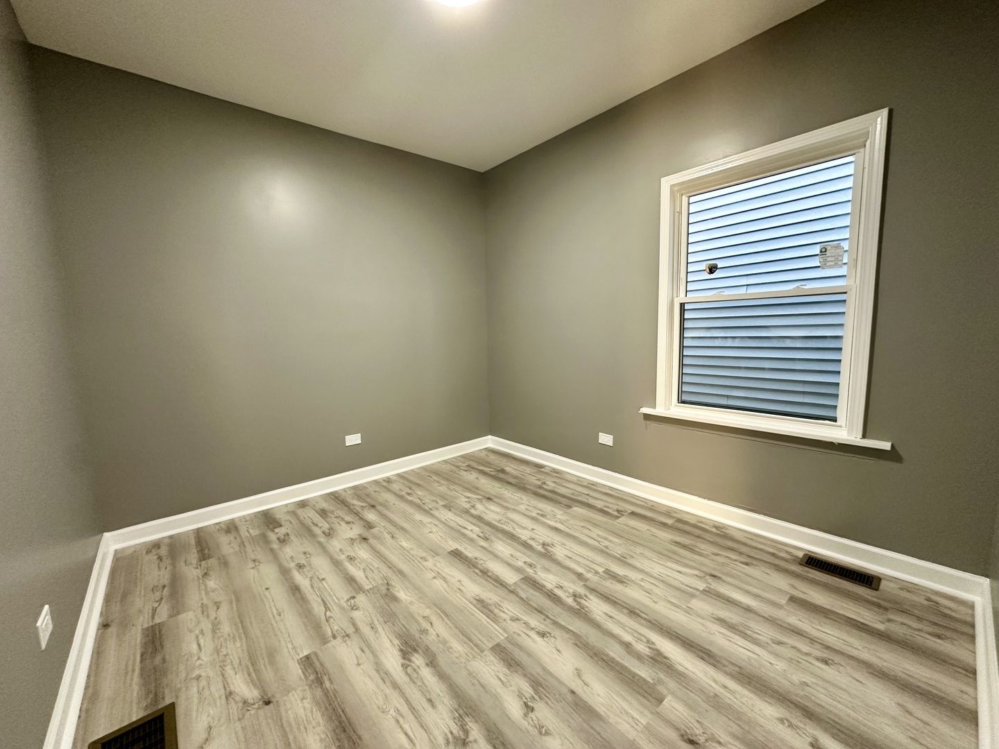 139 S 12th Avenue Property Photo 10