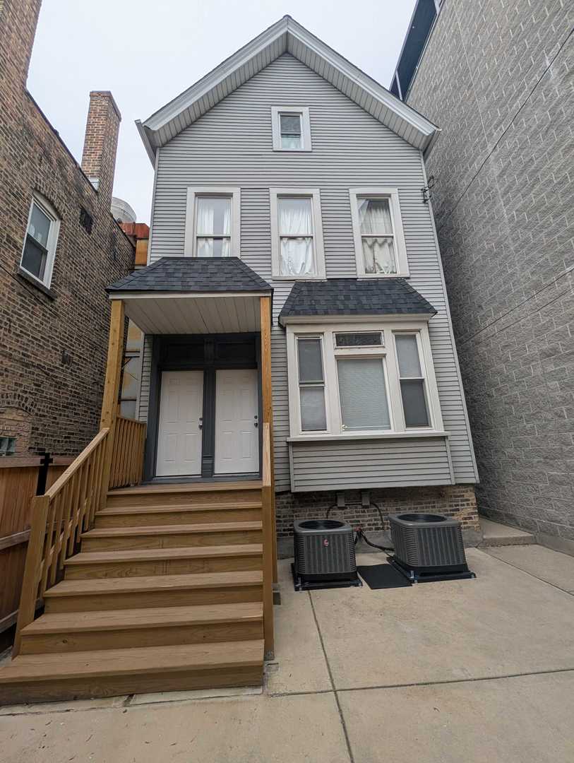 2112 W Roscoe Street 2r Property Photo 2