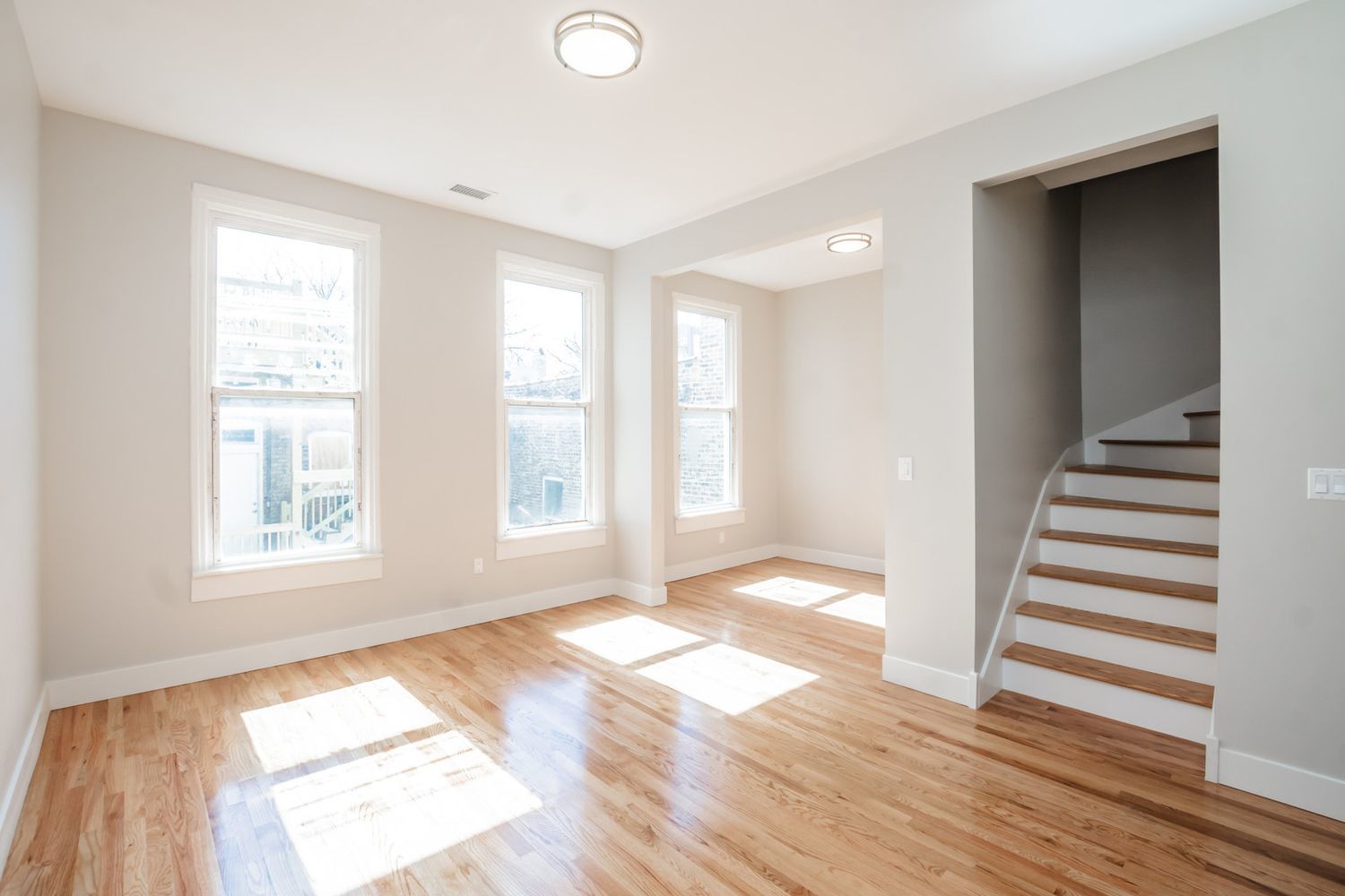 2112 W Roscoe Street 2r Property Photo 3