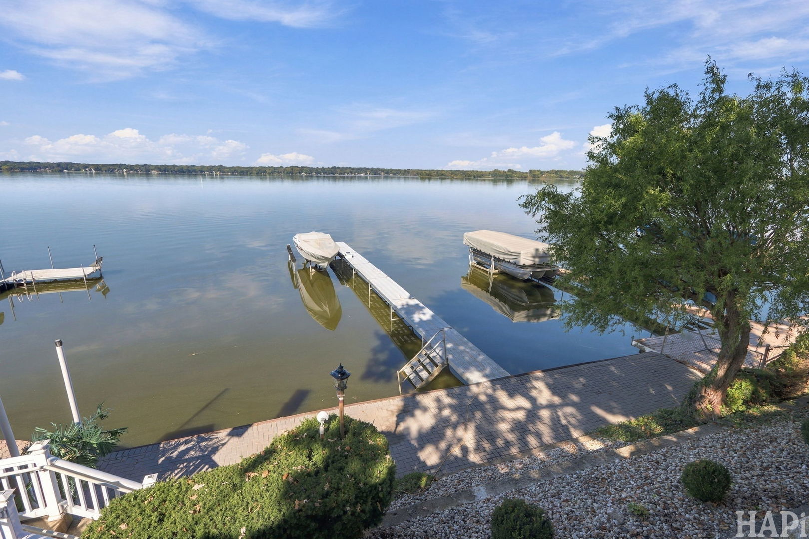 100 Lake Lane Property Photo 4