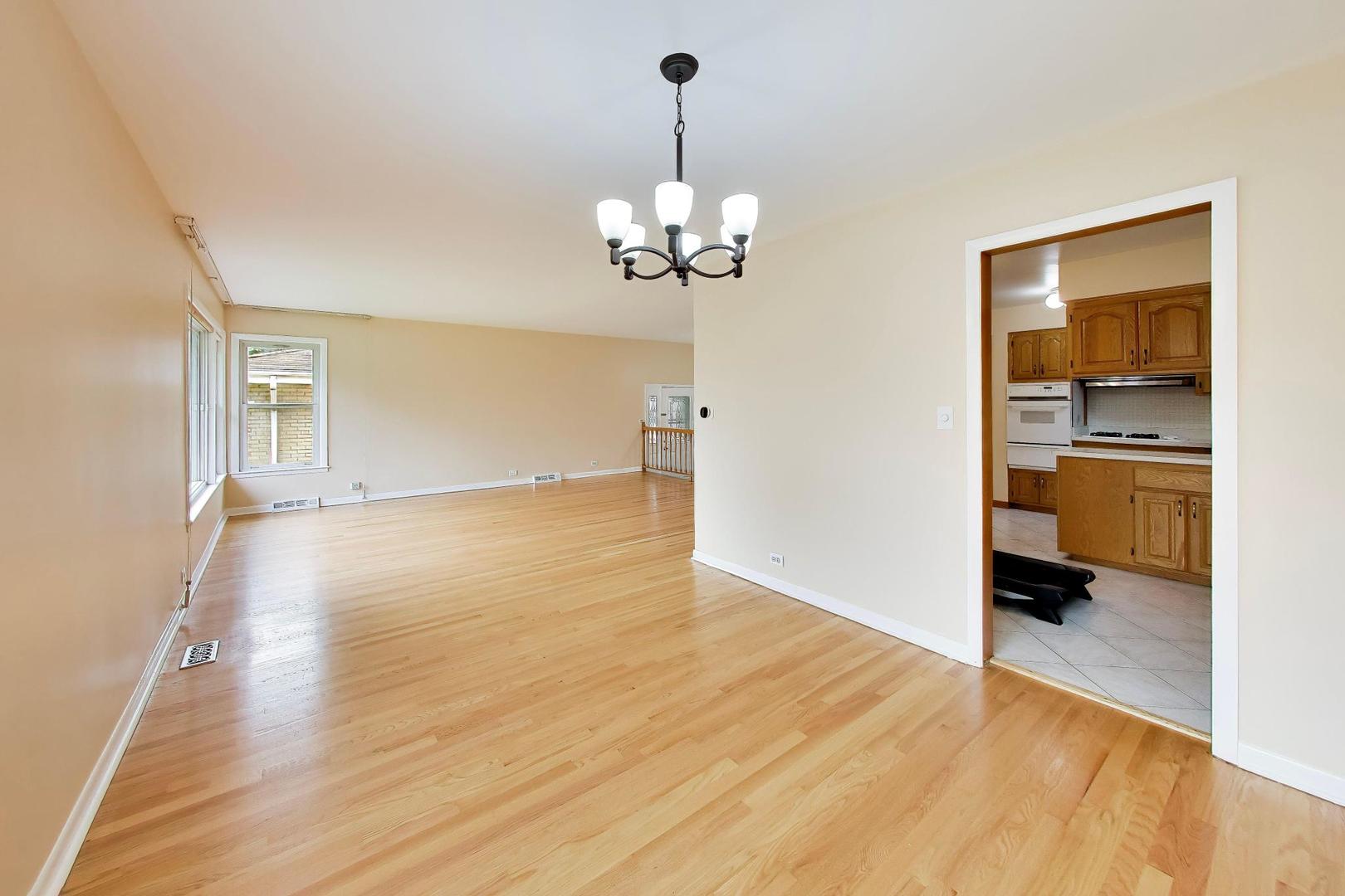 8022 Keeler Avenue Property Photo 10