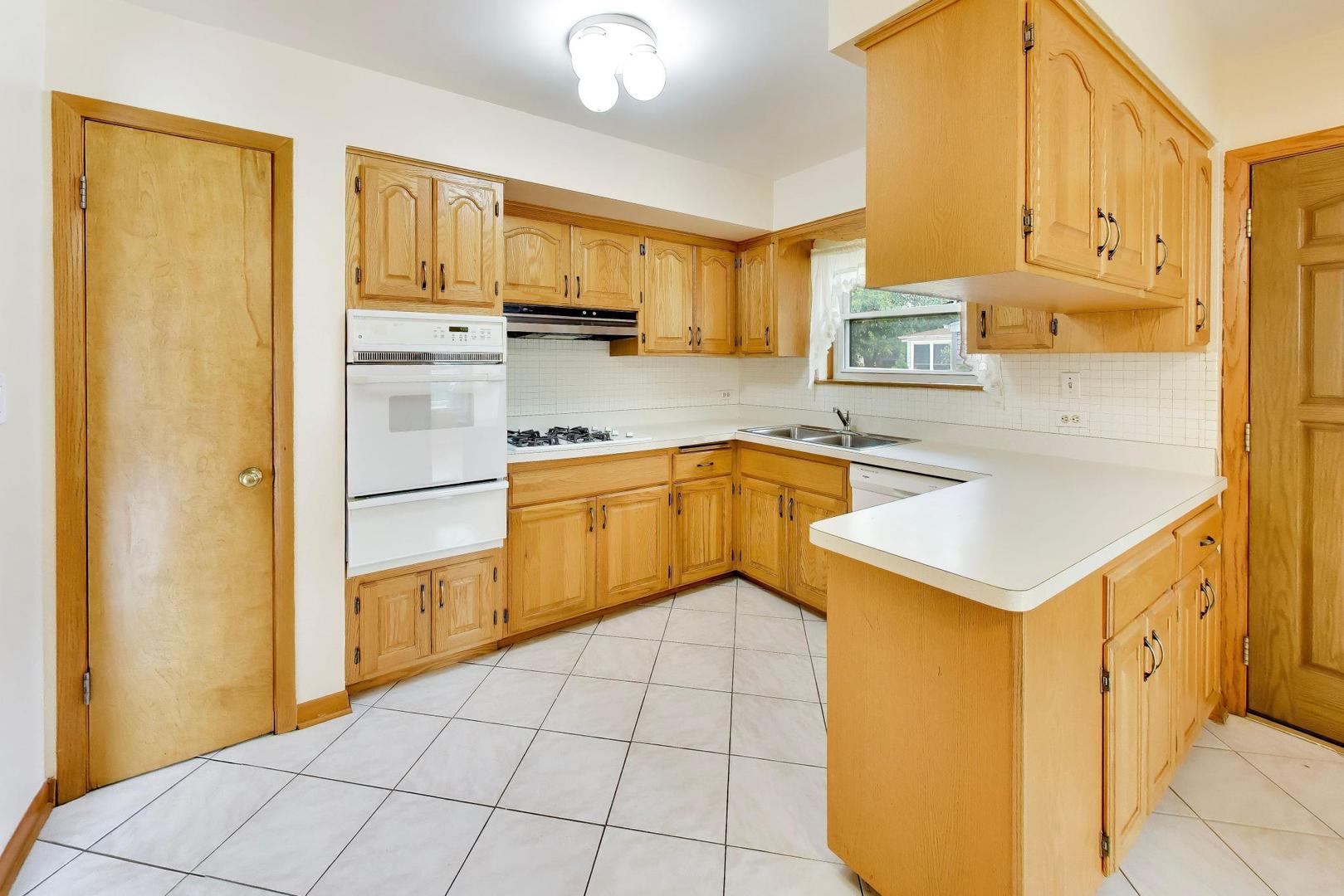 8022 Keeler Avenue Property Photo 11