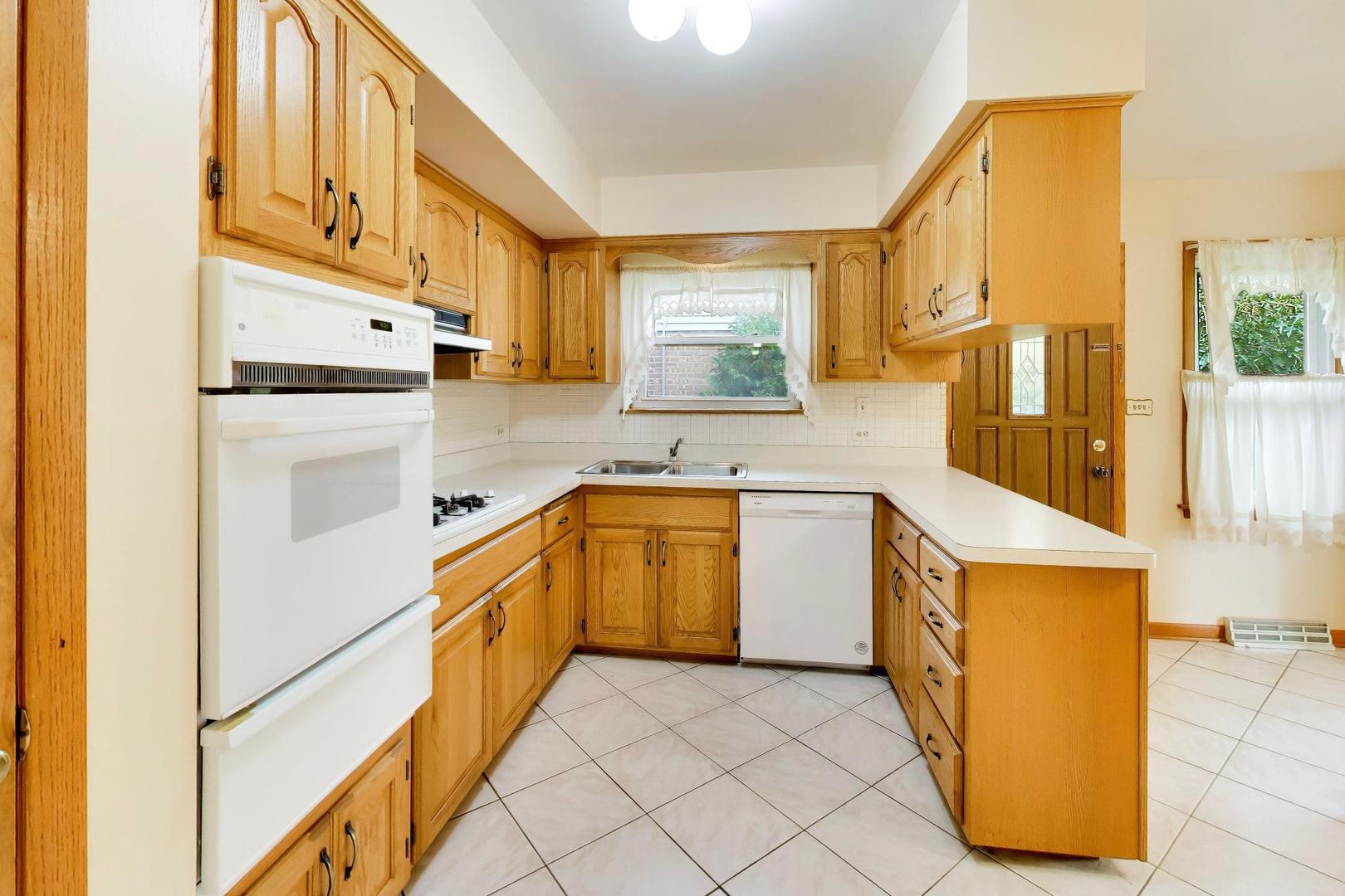 8022 Keeler Avenue Property Photo 12