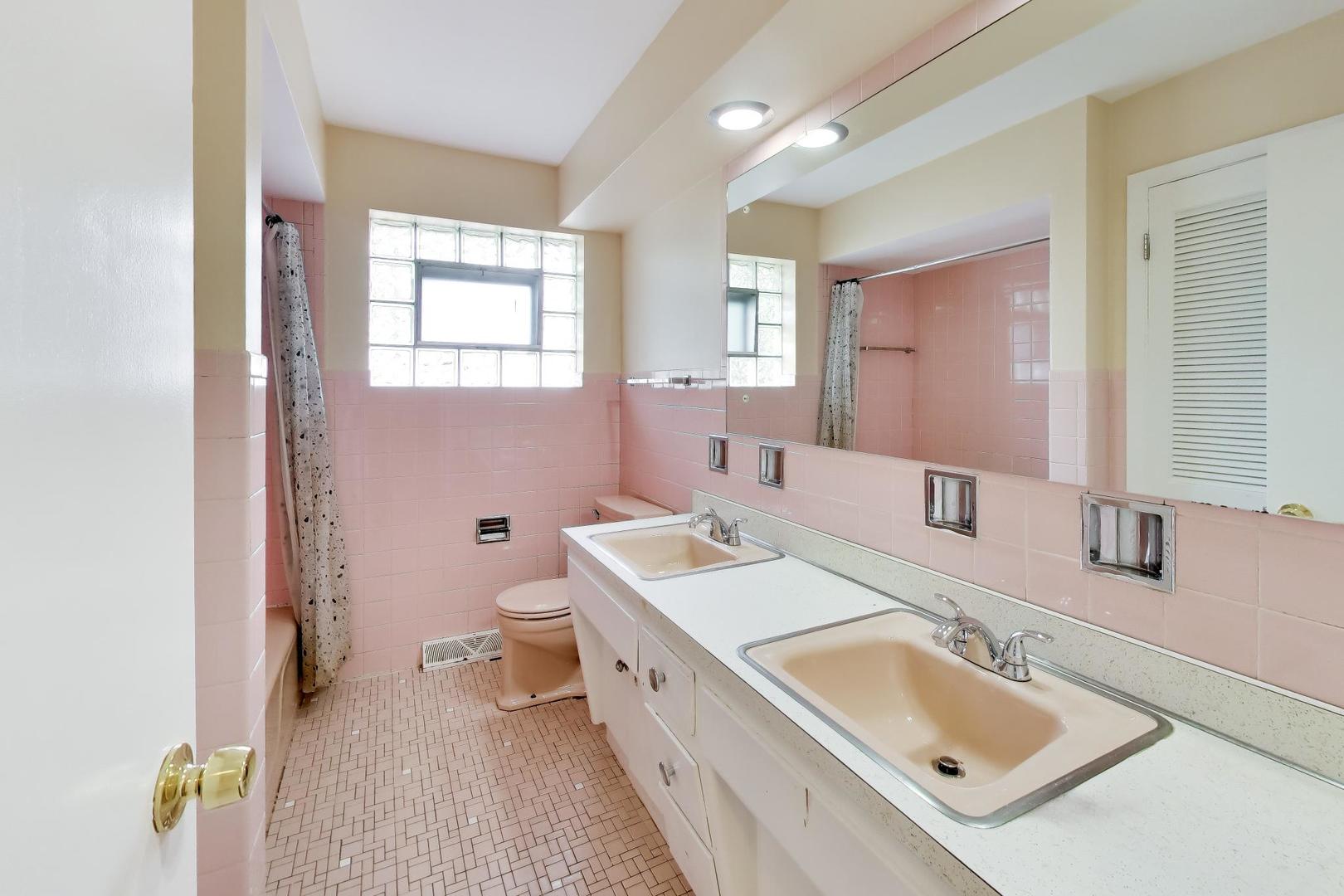 8022 Keeler Avenue Property Photo 36