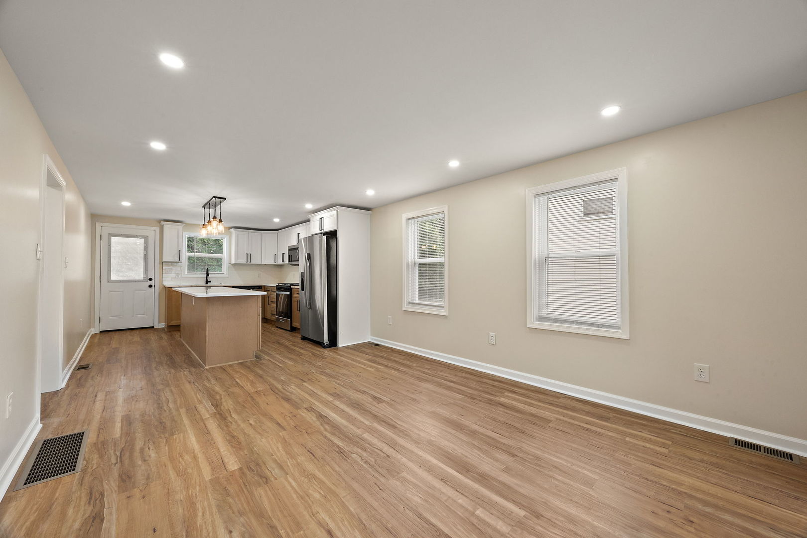 53 Seward Lane Property Photo 3