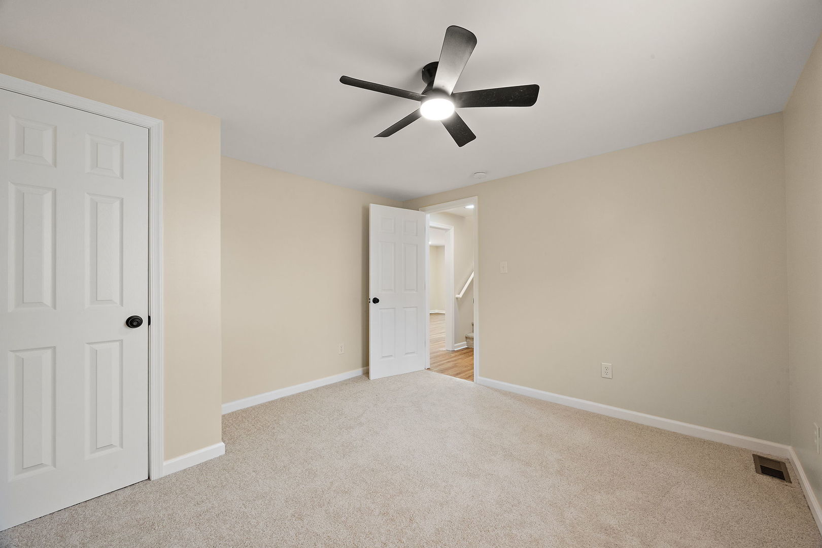 53 Seward Lane Property Photo 12
