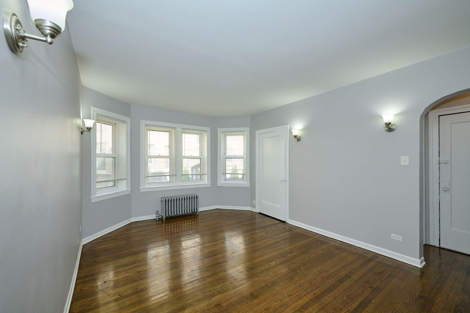 6322 N Albany Avenue 1w Property Photo 2