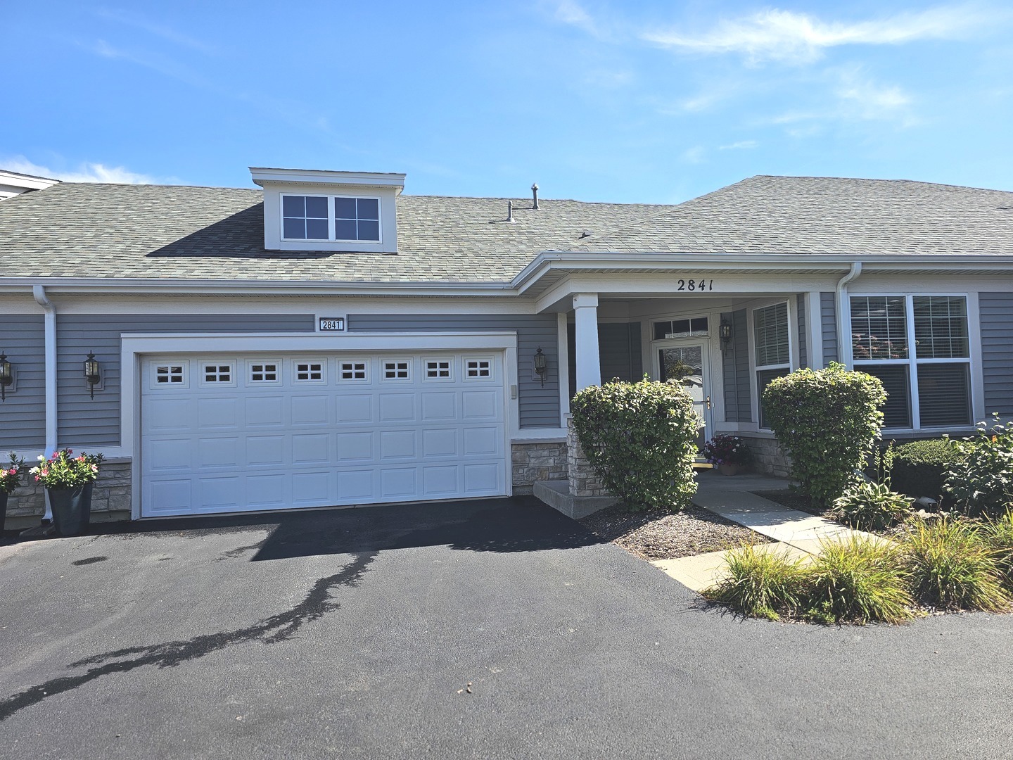 2841 Normandy Circle Property Photo 1